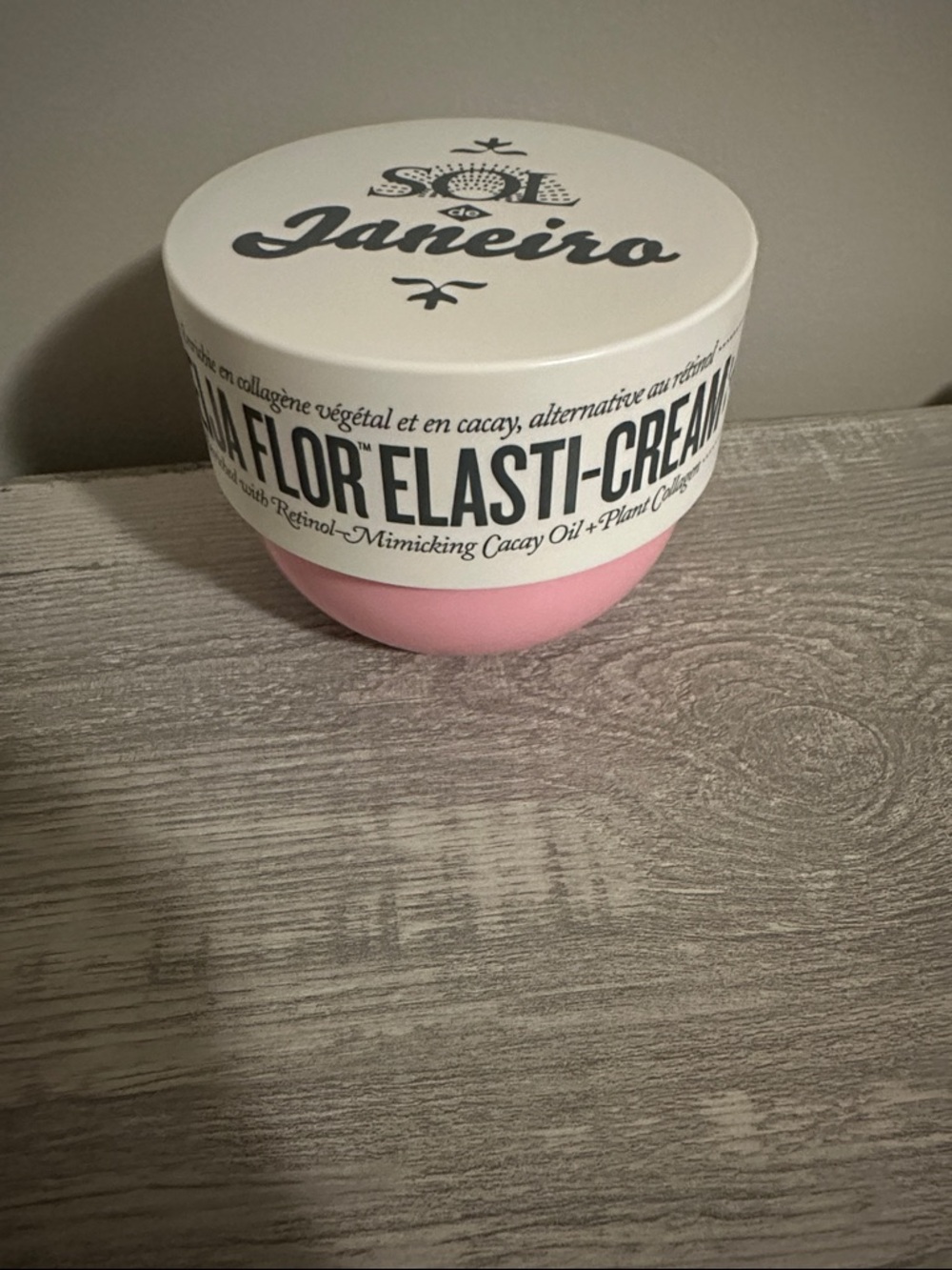 NWOT Sol de Janeiro Elasti-Cream Jar in White and Pink Cheirosa 68 in 8.1 ounce